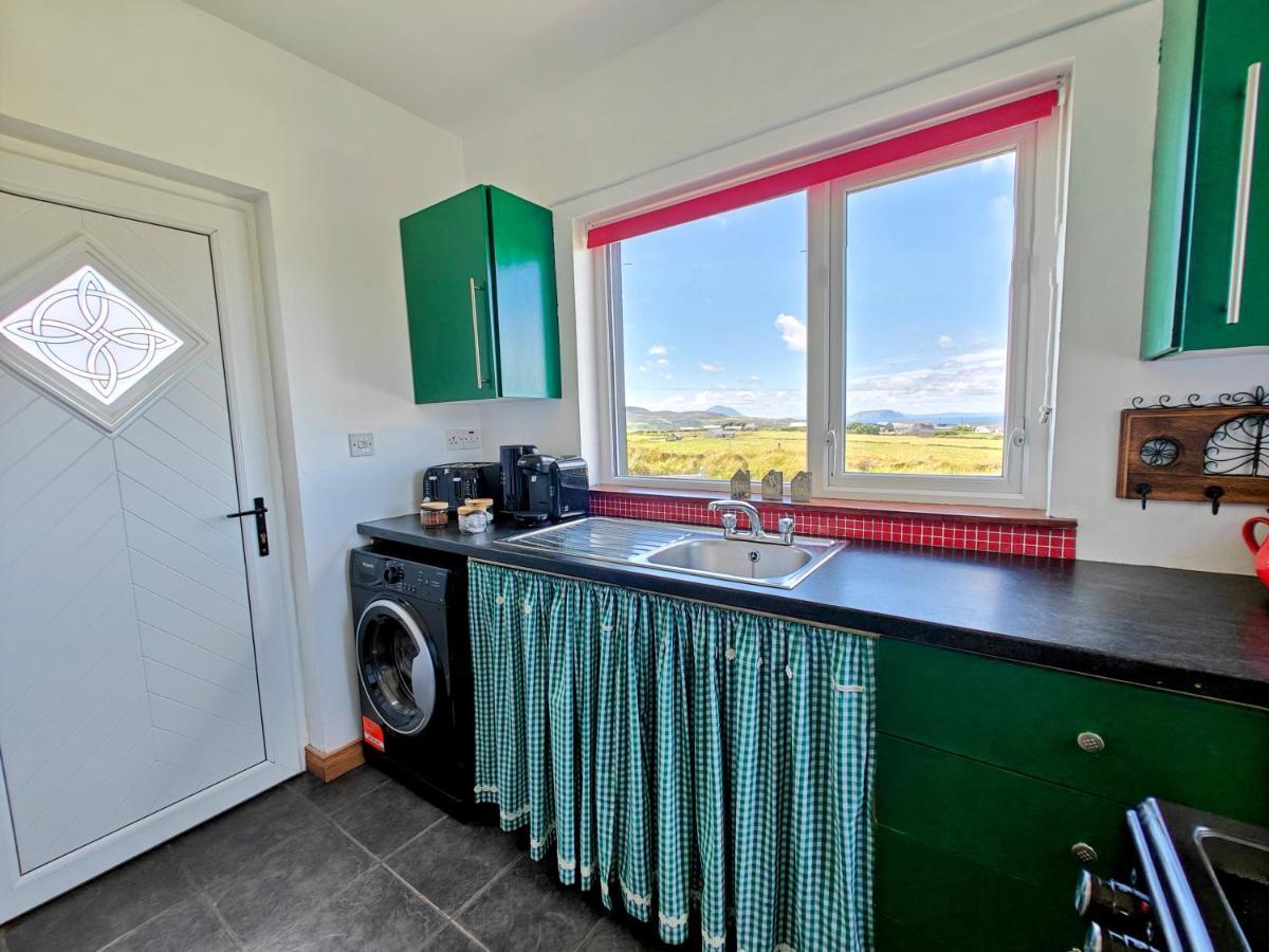 Teach Roisin-Traditional Irish Holiday Cottage In Malin Head. Exterior foto